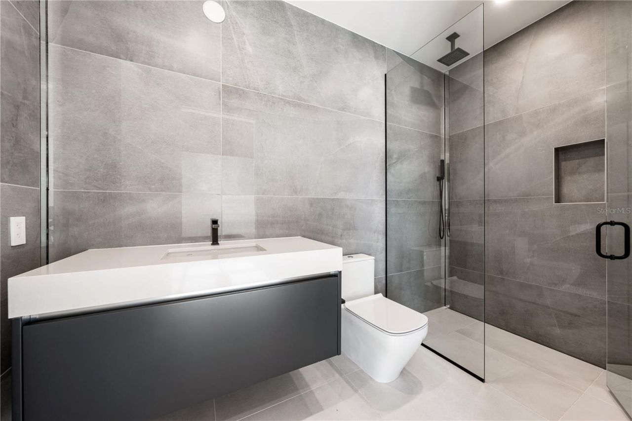 111 Golden Gate, Unit 801PH, Sarasota, FL 34236 Photo