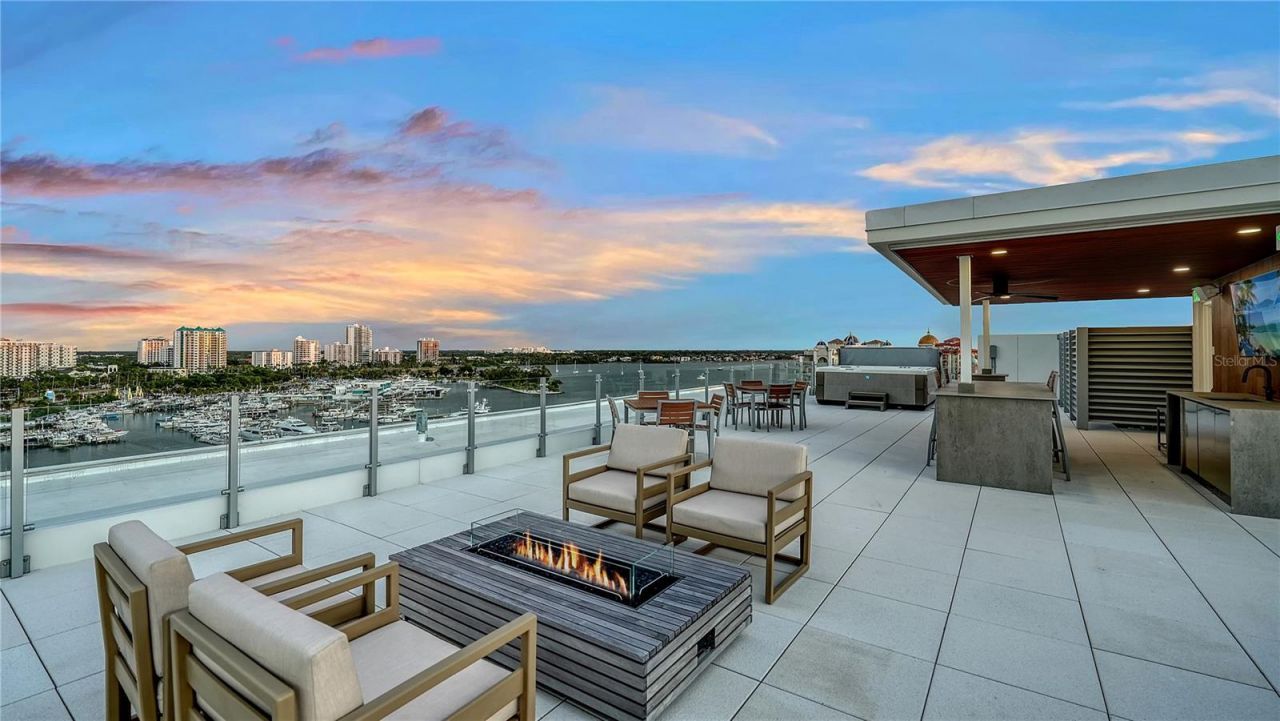 111 Golden Gate, Unit 801PH, Sarasota, FL 34236 Photo