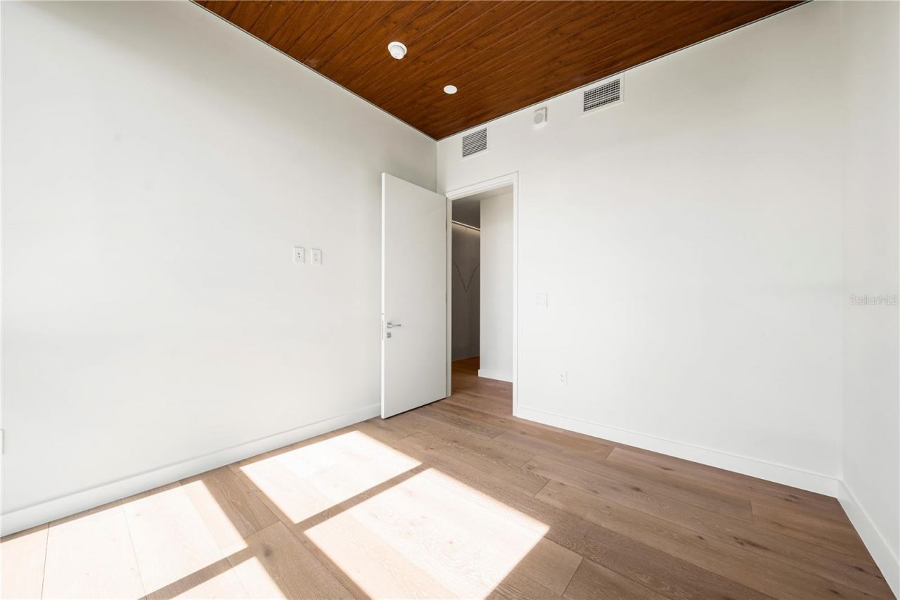 111 Golden Gate, Unit 801PH, Sarasota, FL 34236 Photo