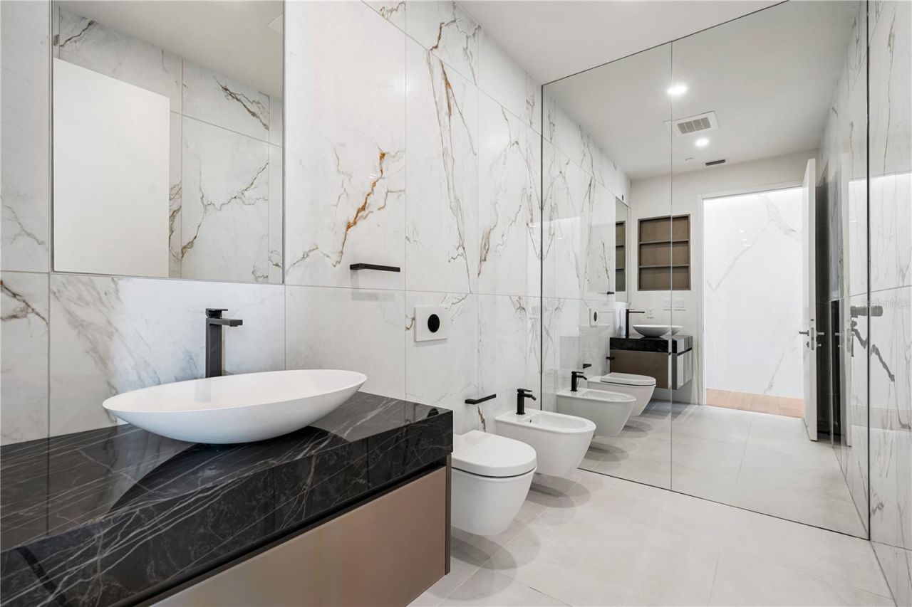 111 Golden Gate, Unit 801PH, Sarasota, FL 34236 Photo