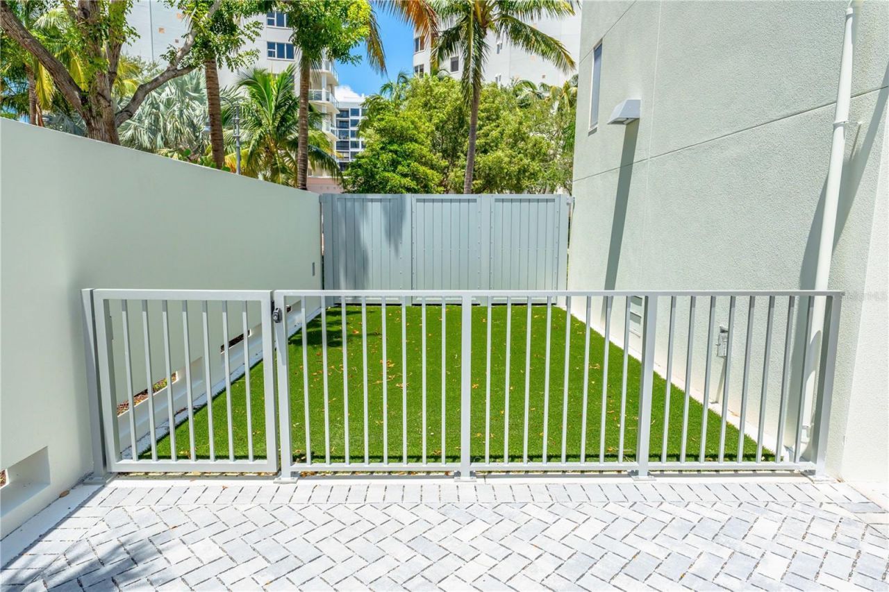111 Golden Gate, Unit 801PH, Sarasota, FL 34236 Photo