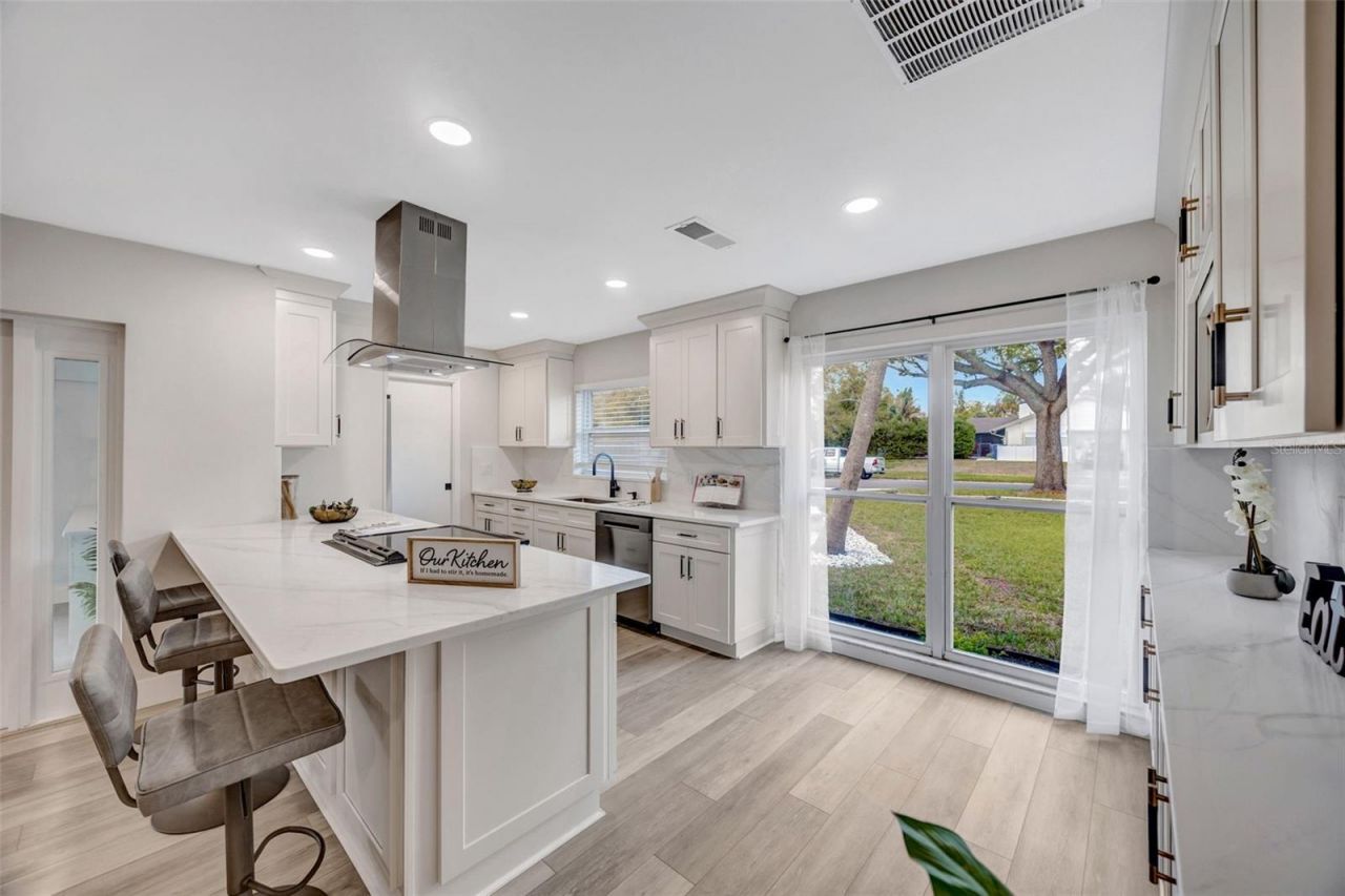 10408 Butia Place, Tampa, FL 33618 Photo