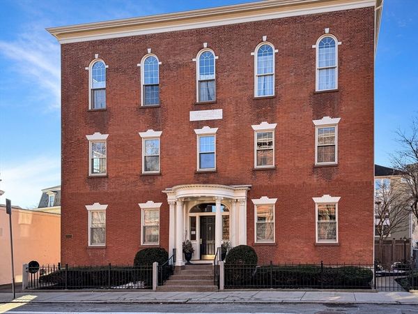 129 Essex St, Unit 8, Salem, MA 01970