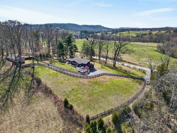 719 Monterey Hwy, Livingston, TN 38570