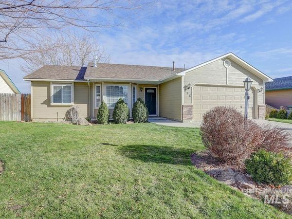 998 E Chateau Dr, Meridian, ID 83646