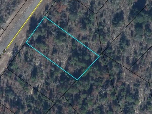 000 Brewton Drive , Unit 8, Chipley, FL 32428