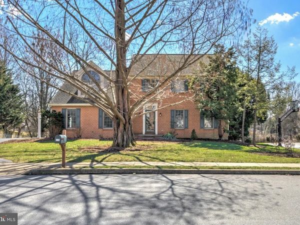 110 CHELSEA LOOP, LANCASTER, PA 17602