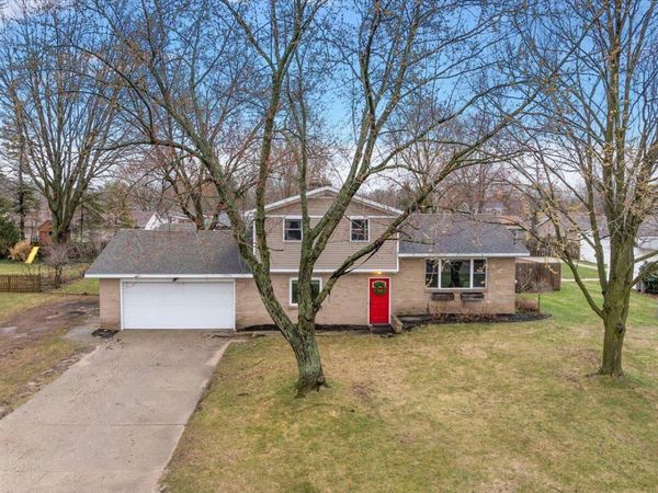 7458 Coconut Drive, Jenison, MI 49428