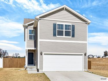 9438 Reynolds Street , Omaha, NE 68122