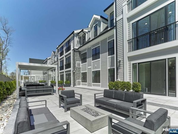 8 Tice Road 110, FRANKLIN LAKES, NJ 07417