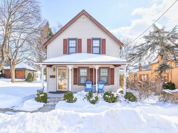 886 Canterbury St, Boston, MA 02131