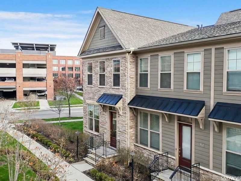 950 Pullman Place, Unit 27, Columbus, OH 43212 Photo 2