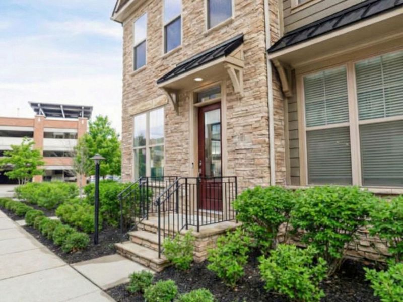 950 Pullman Place, Unit 27, Columbus, OH 43212 Photo 3