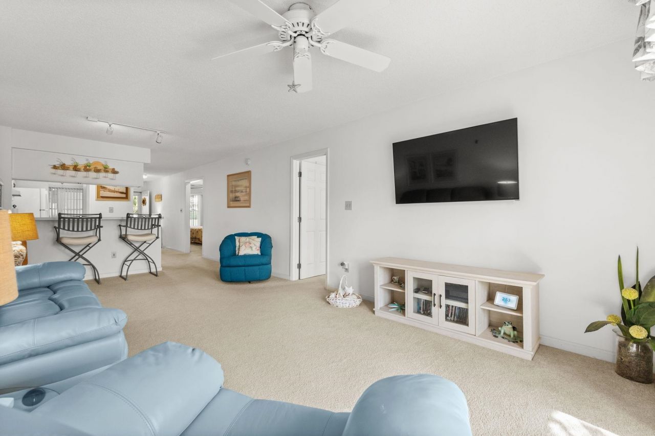 1095 Plantation Dr. W Photo 10