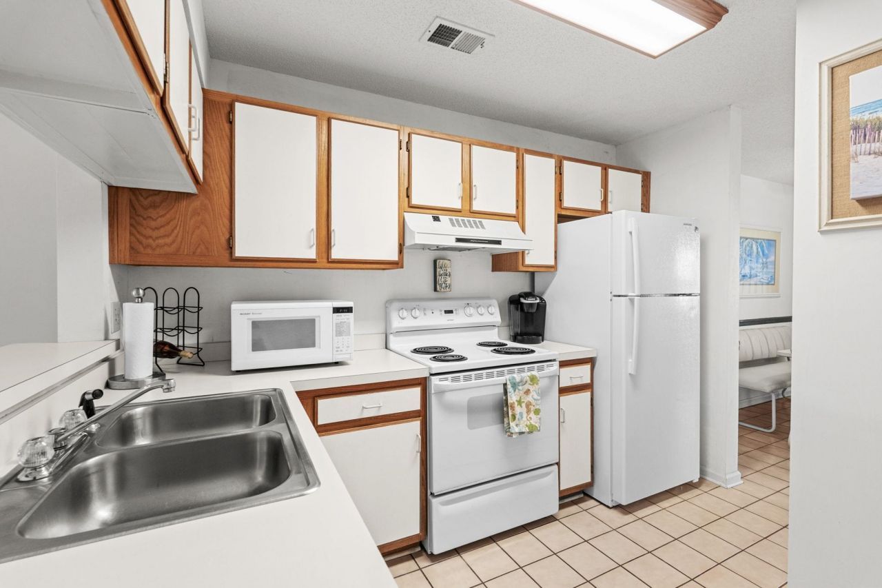 1095 Plantation Dr. W Photo 15