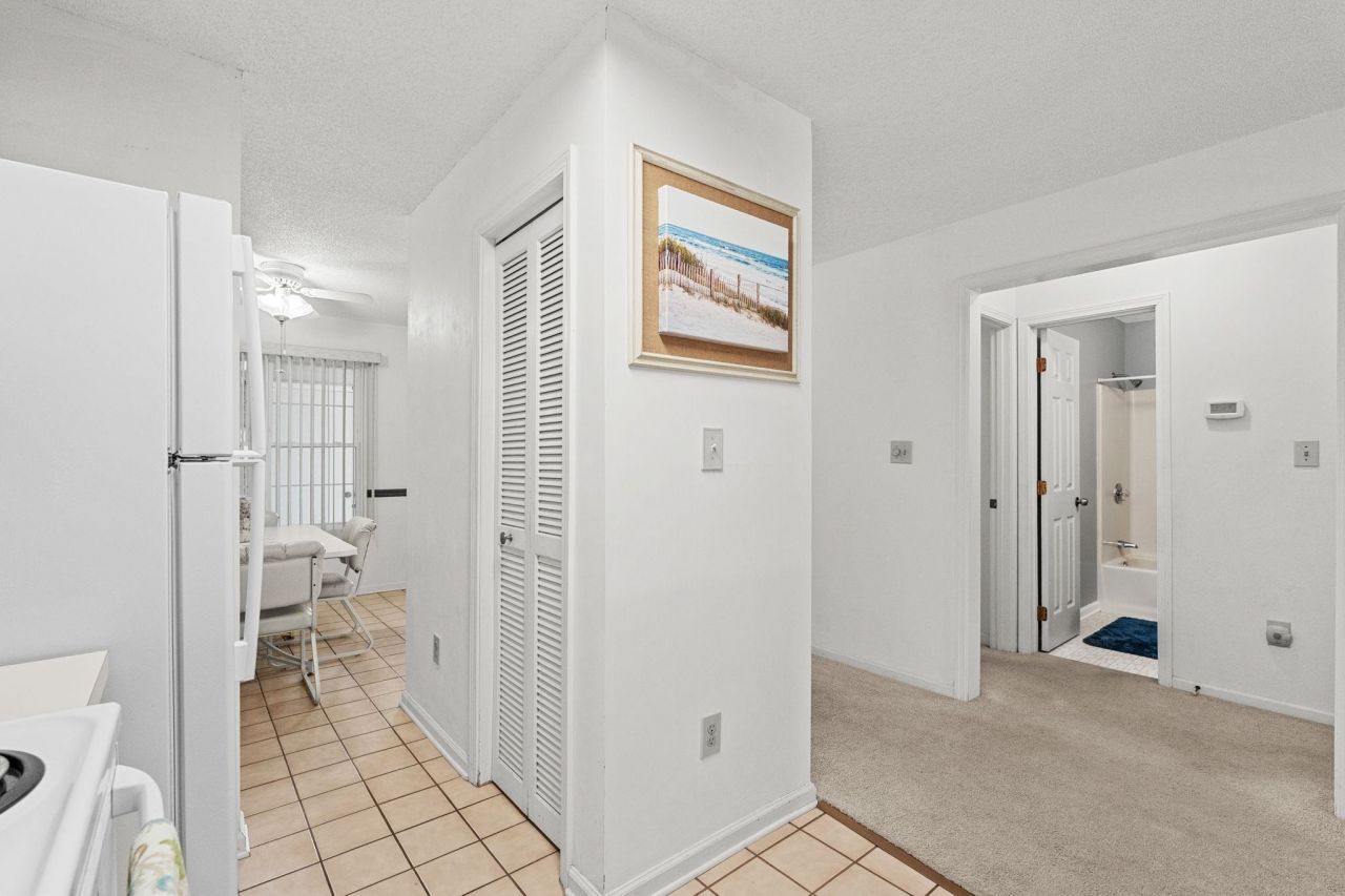 1095 Plantation Dr. W Photo 17