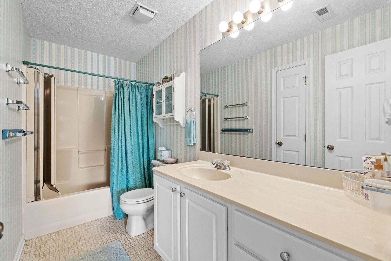 1095 Plantation Dr. W Photo 21