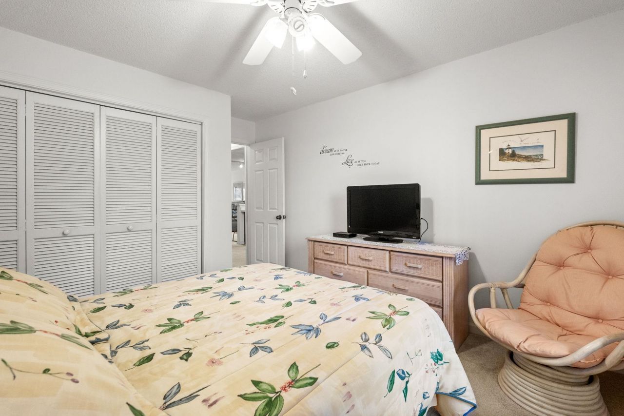 1095 Plantation Dr. W Photo 23