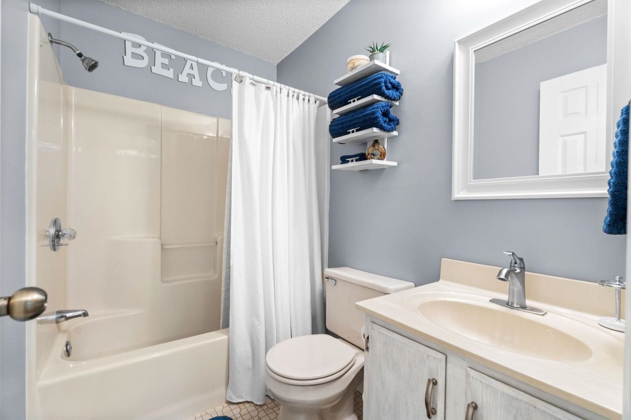 1095 Plantation Dr. W Photo 24