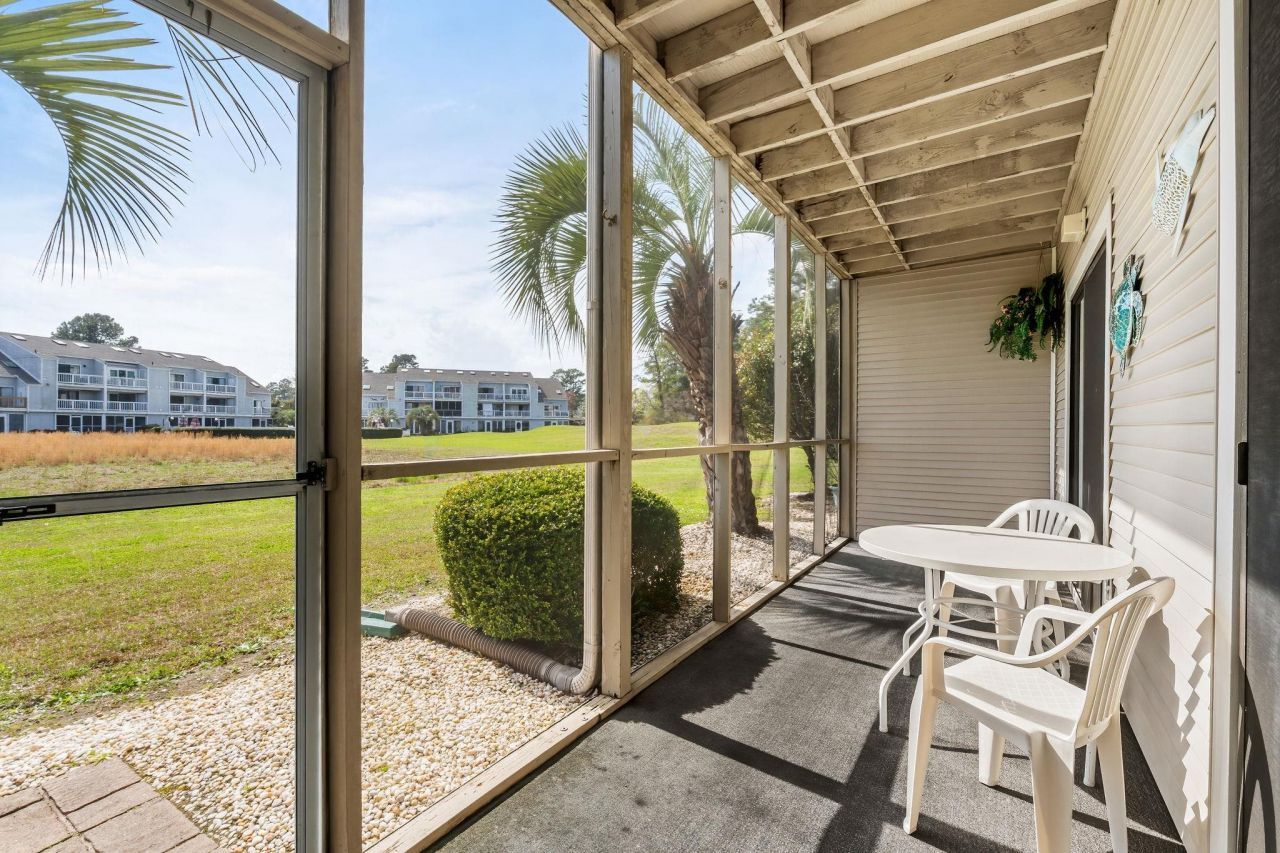 1095 Plantation Dr. W Photo 28