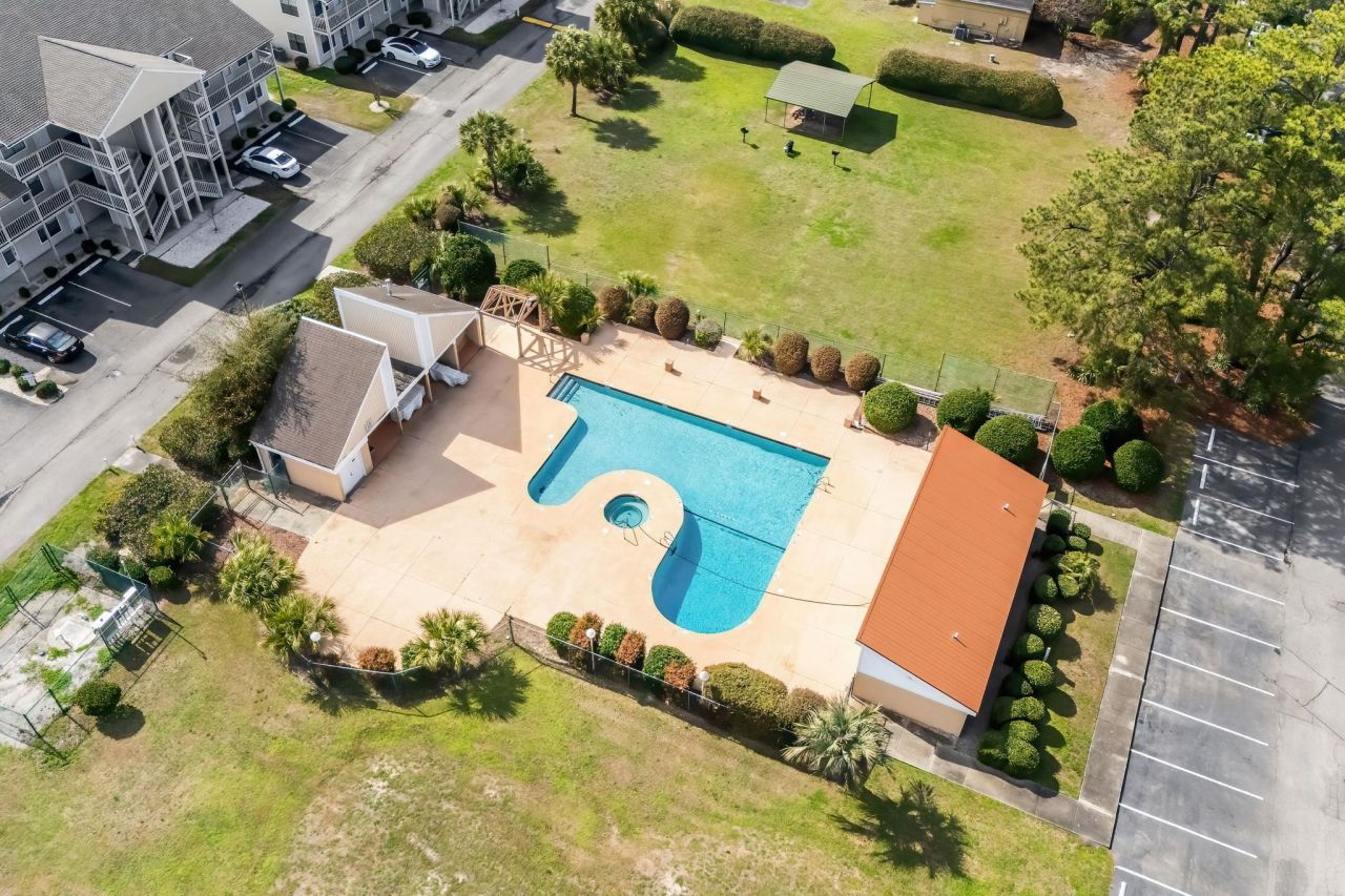 1095 Plantation Dr. W Photo 33