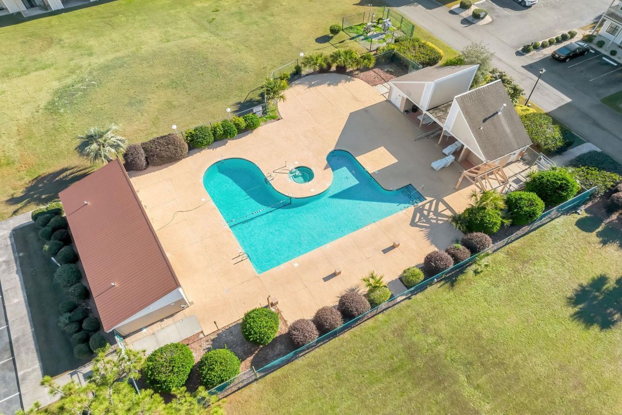 1095 Plantation Dr. W Photo 34