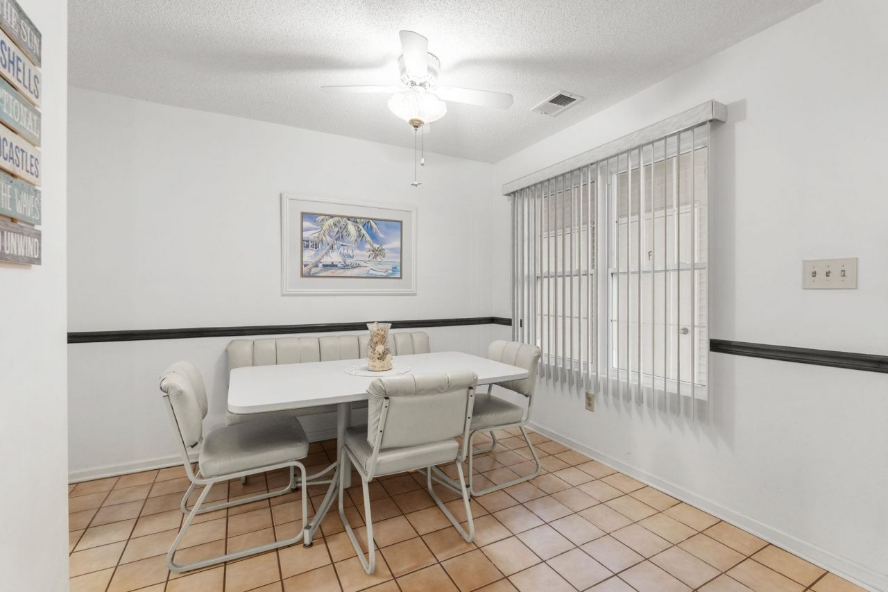 1095 Plantation Dr. W Photo 5