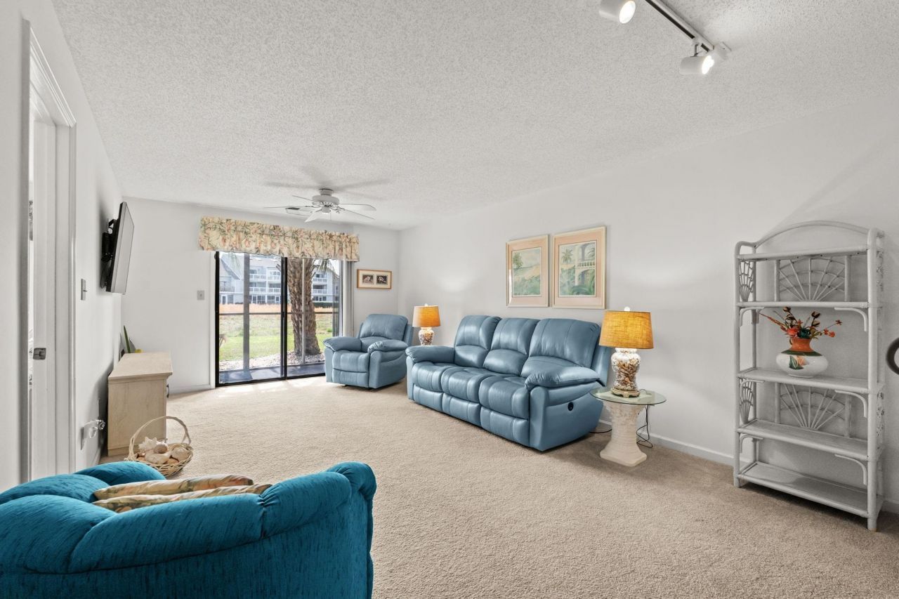 1095 Plantation Dr. W Photo 8