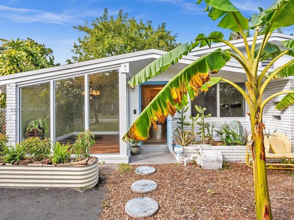 2431 Mayo St , Hollywood, FL 33020