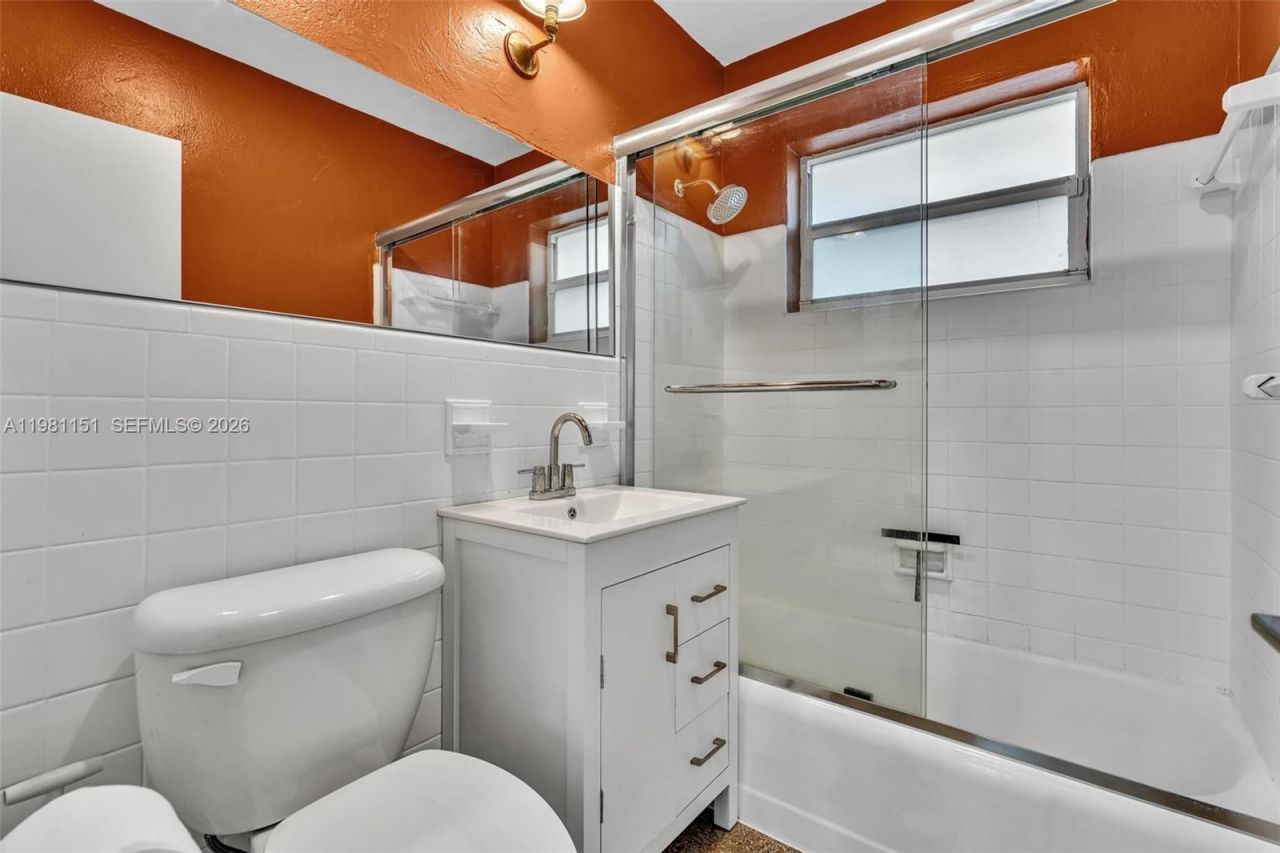 2431 Mayo St , Hollywood, FL 33020 Photo