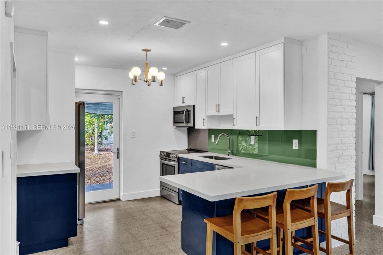 2431 Mayo St , Hollywood, FL 33020 Photo