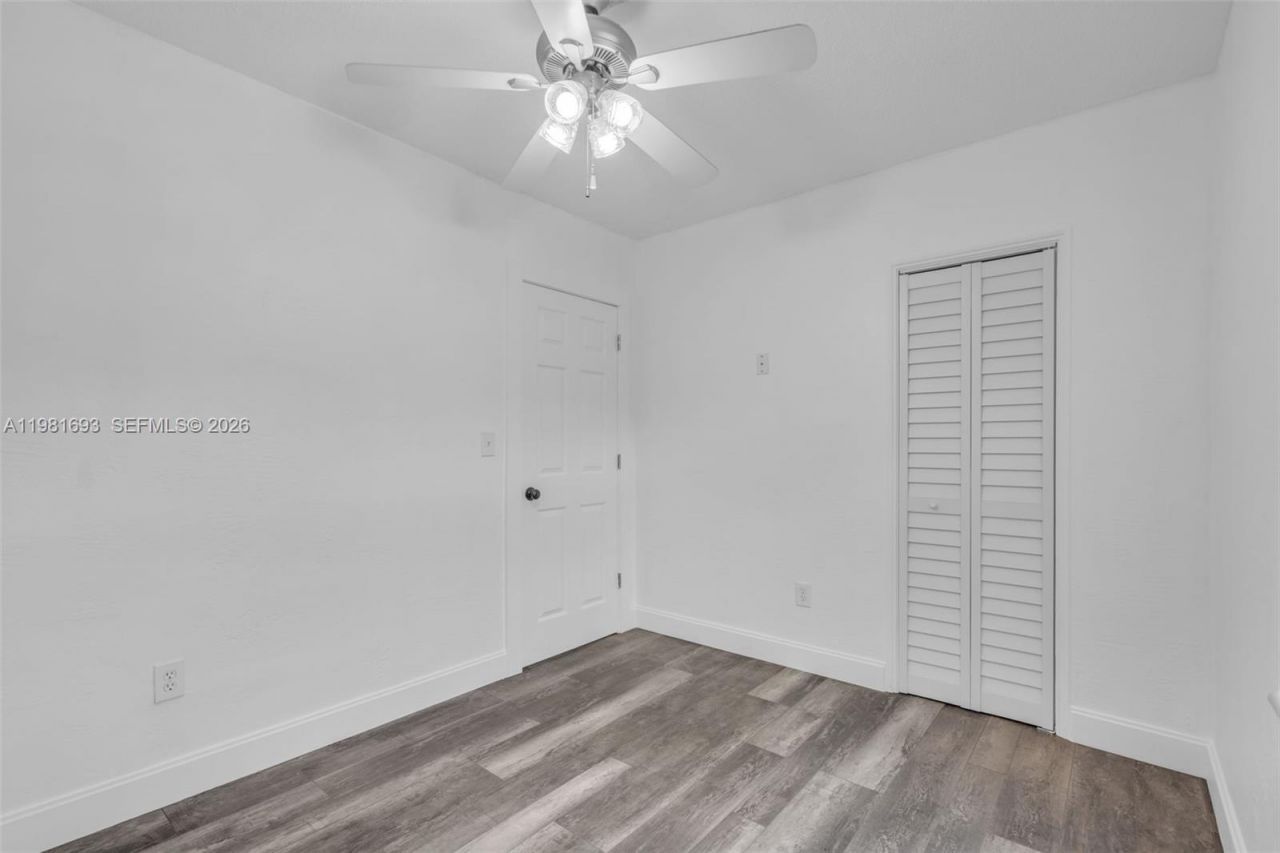 2166 NW 18th St , Miami, FL 33125 Photo