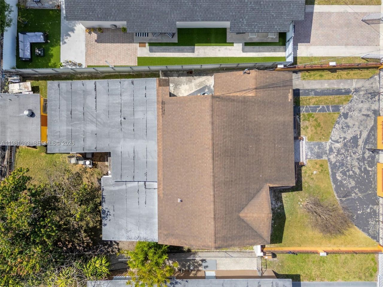 2166 NW 18th St , Miami, FL 33125 Photo