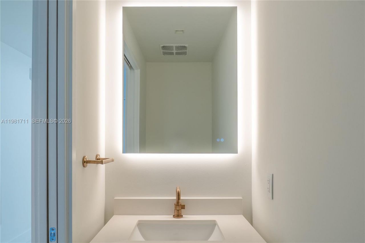 700 NE 24th St, Unit 3603, Miami, FL 33137 Photo