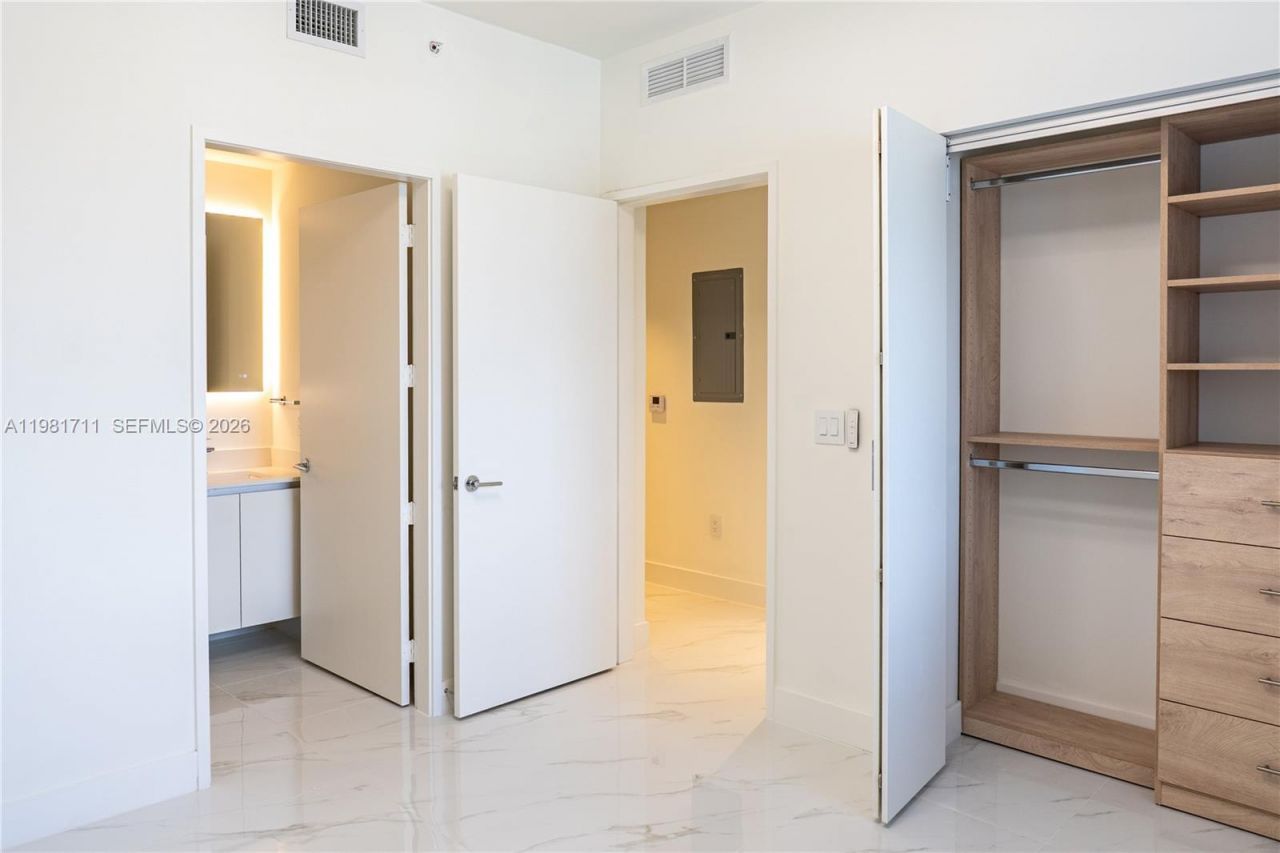 700 NE 24th St, Unit 3603, Miami, FL 33137 Photo