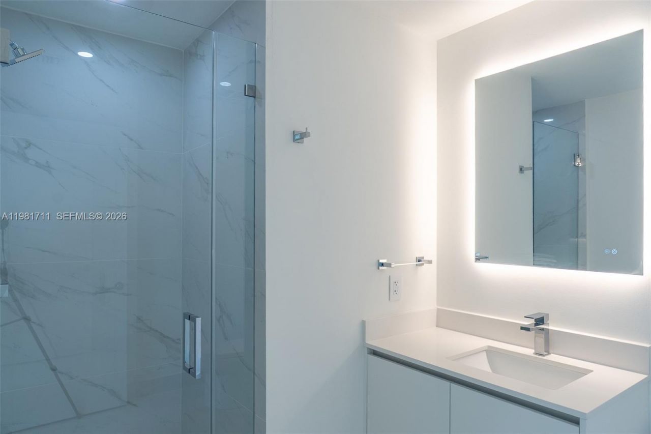 700 NE 24th St, Unit 3603, Miami, FL 33137 Photo