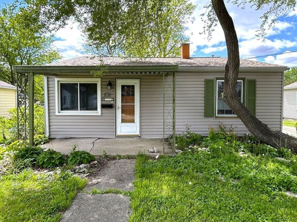 874 FRANK Street, Galesburg, IL 61401