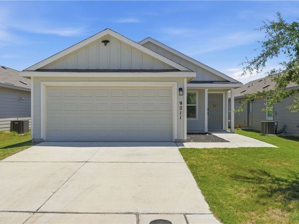 9211 Navarro Vista, Seguin, TX 78155