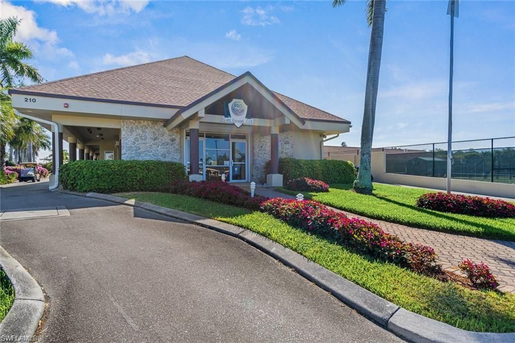 84 Glades Blvd, Unit 2, Naples, FL 34112 Photo
