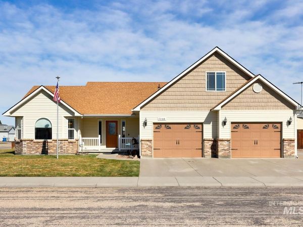 1300 NW Pintail, Mountain Home, ID 83647