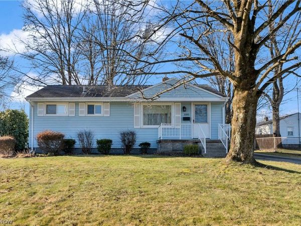 3185 Sunnybrooke Drive, Youngstown, OH 44511