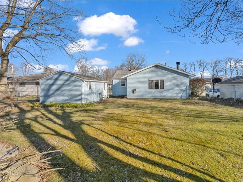 3185 Sunnybrooke Drive, Youngstown, OH 44511 Photo 8