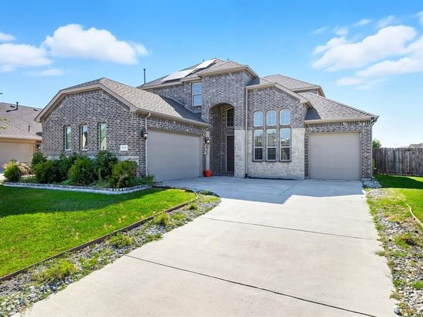 717 Whippoorwill Drive, Midlothian, TX 76065
