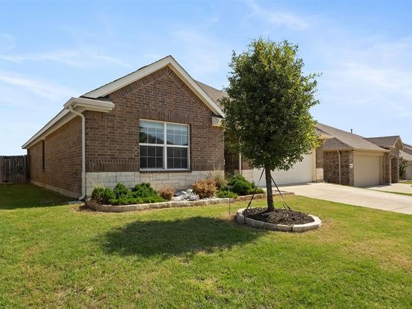 6112 Fall Creek Lane, Fort Worth, TX 76123
