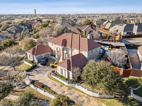 2601 Sir Gawain Lane, Lewisville, TX 75056