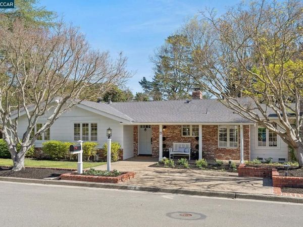 19 Eastwood Dr, Orinda, CA 94563