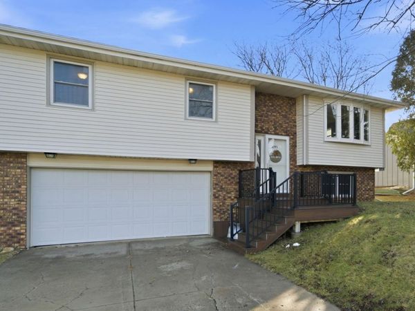 3771 Kingsway Drive, Crown Point, IN 46307