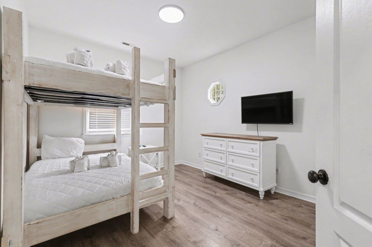 1513 26th Ave N Photo 29