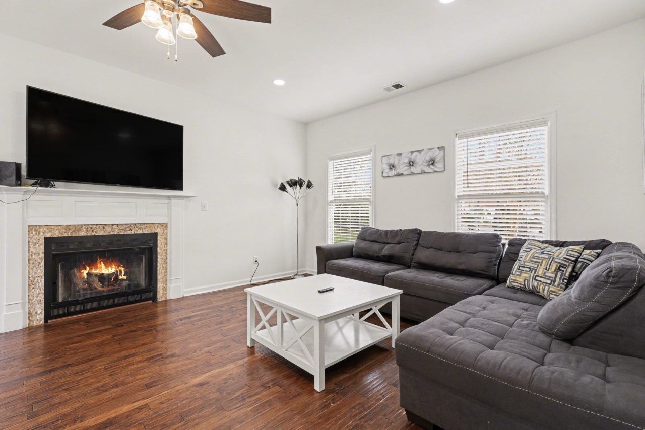 1513 26th Ave N Photo 6