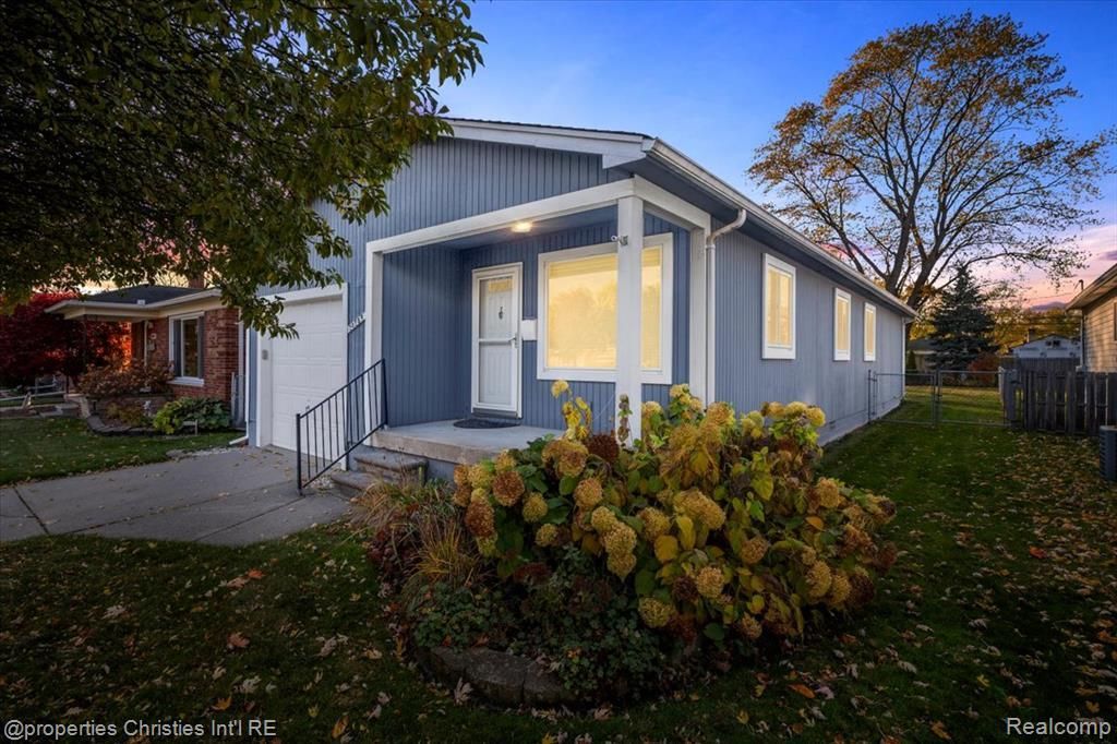 24289 Dale Avenue, Eastpointe, MI 48021 Main Photo